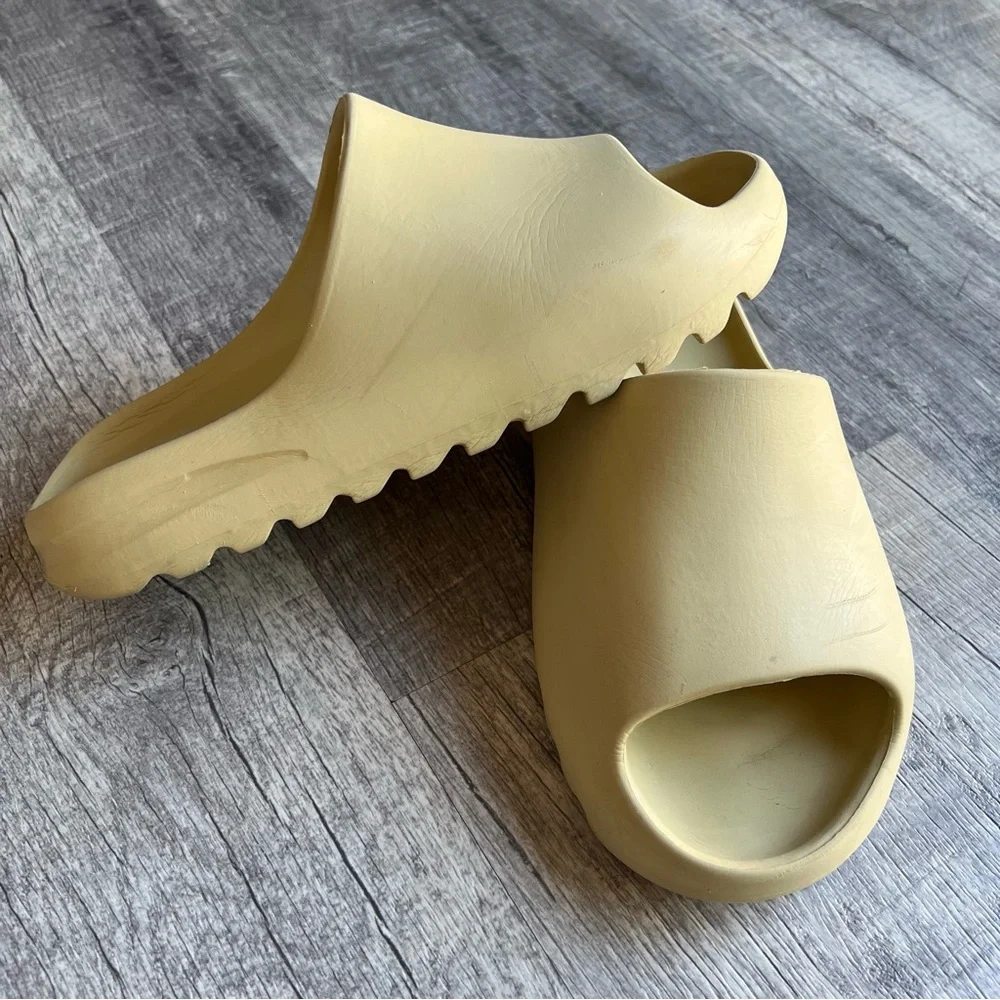 Adidas Yezzy Beige Slide Sandals Size 10